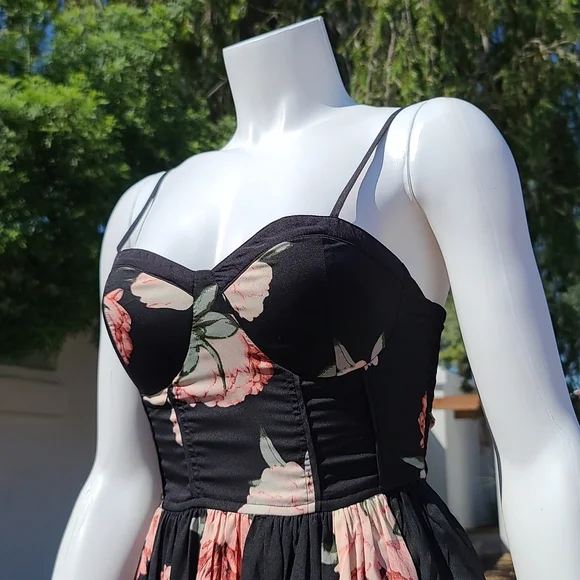 BAND OF GYPSIES Smocked Mini Dress XS Black Floral Skater Peplum Corset Sara - Picture 6 of 16